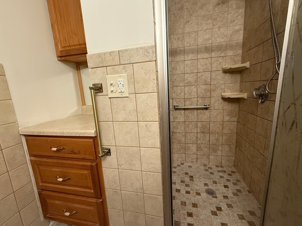 41 Andover Street Worcester, MA 01606 - Photo 7 of 9