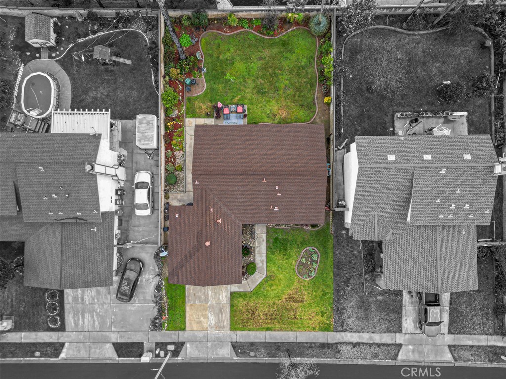 15465 Raymond Avenue Fontana, CA 92336 - Photo 24 of 27 an aerial view of residential houses with outdoor space