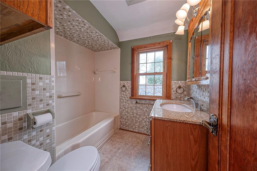 2112 Clayton Road Beaver Falls, PA 15010 - Photo 12 of 28