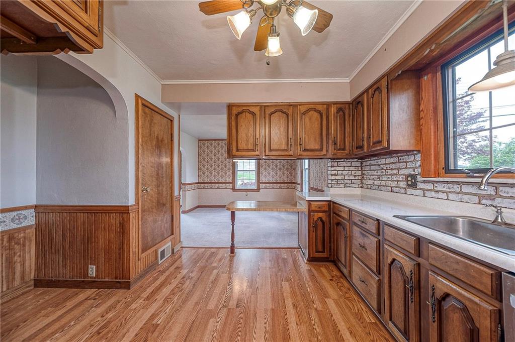 2112 Clayton Road Beaver Falls, PA 15010 - Photo 3 of 28