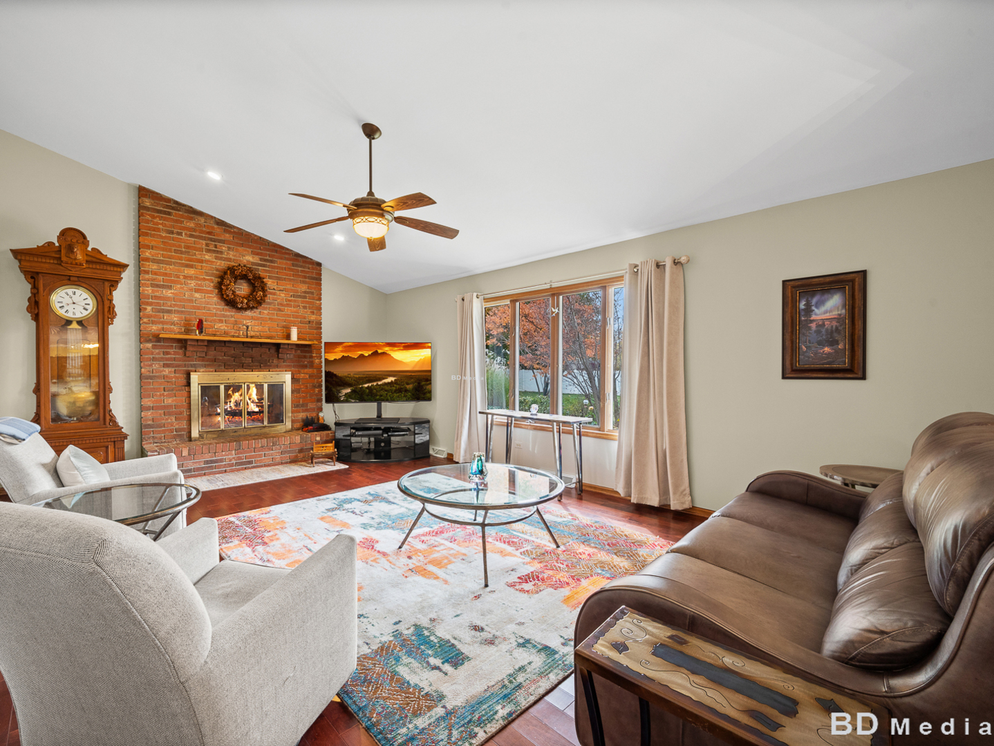 1525 Cimarron Drive New Lenox, IL 60451 - Photo 18 of 41 a living room with furniture
