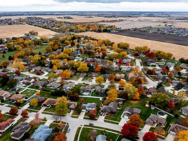 $474,900 | 1525 Cimarron Drive, New Lenox, IL 60451