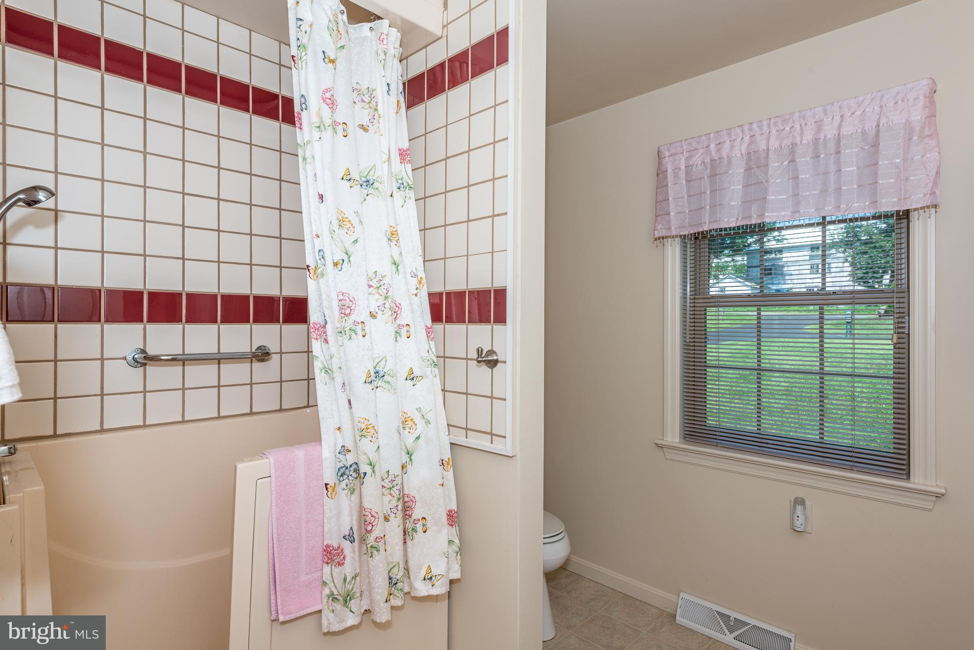 3114 Turnpike Road Elizabethtown, PA 17022 - Photo 11 of 24 Main Bath