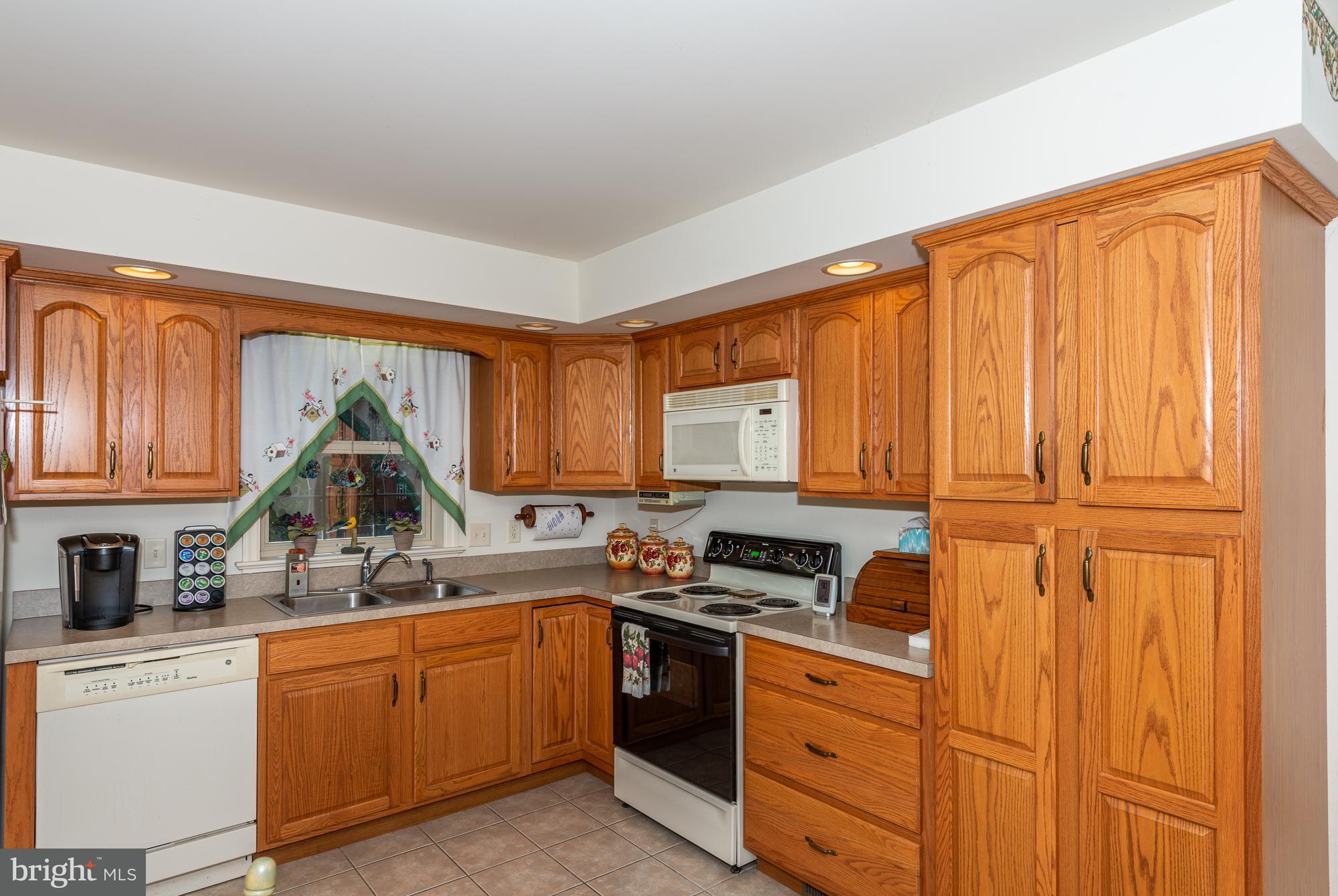 3114 Turnpike Road Elizabethtown, PA 17022 - Photo 6 of 24 Gallery Image 6