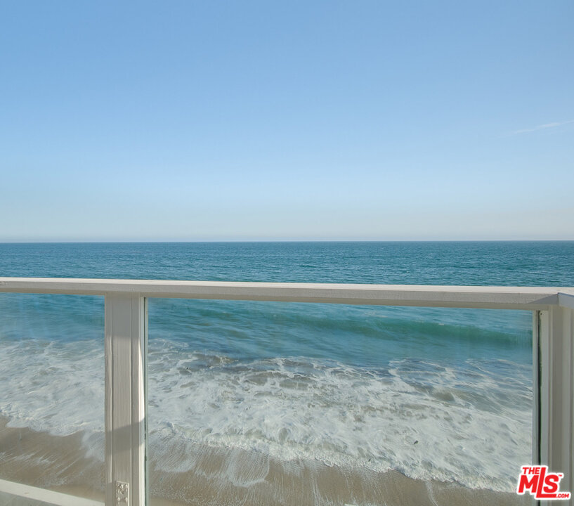 25342 Malibu Road Malibu, CA 90265 - Photo 4 of 5 a view of a room