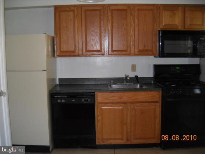 8358 Ridgely Oak Road Parkville, MD 21234 - Photo 4 of 5 Kitchen
