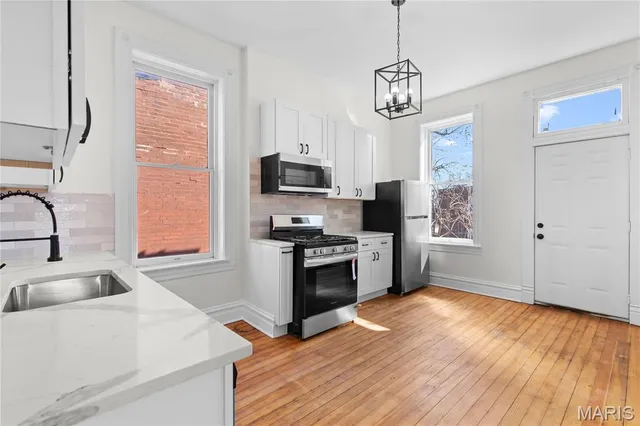 $319,900 | 2856 Wyoming Street, St. Louis, MO 63118