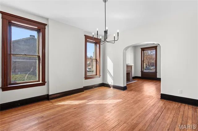 $319,900 | 2856 Wyoming Street, St. Louis, MO 63118