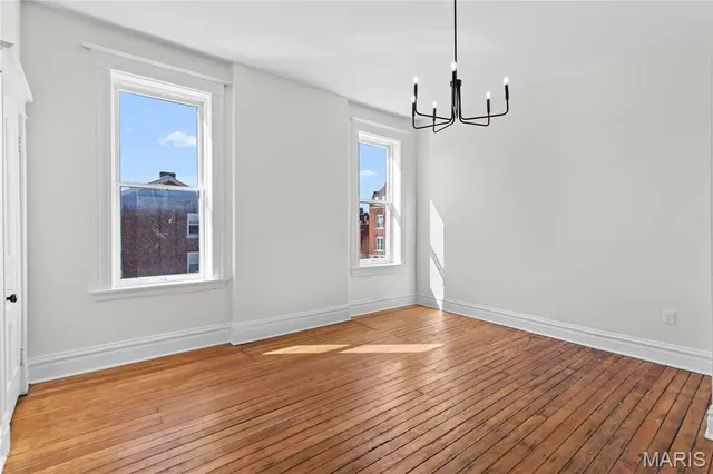 $319,900 | 2856 Wyoming Street, St. Louis, MO 63118