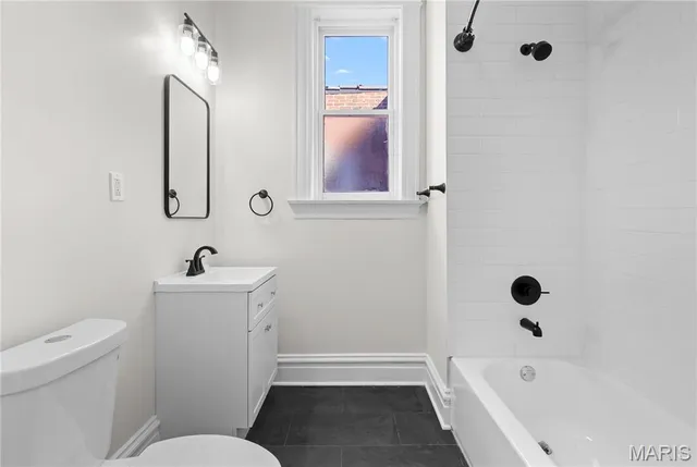 $319,900 | 2856 Wyoming Street, St. Louis, MO 63118