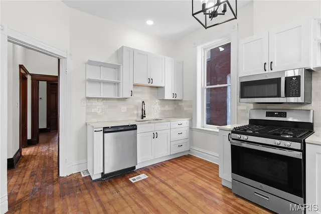 $319,900 | 2856 Wyoming Street, St. Louis, MO 63118