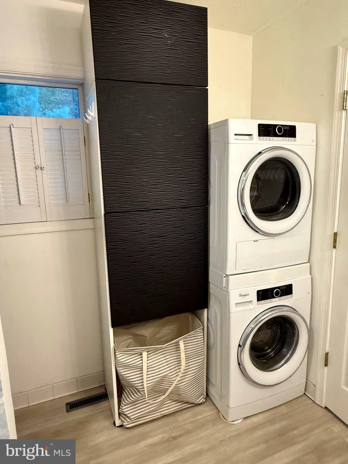 348 Trapper Ridge Lane Hedgesville, WV 25427 - Photo 17 of 41 a utility room with dryer and washer