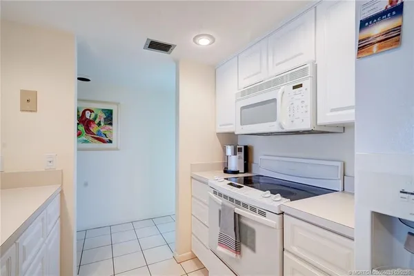 $7,000 | 5593 Northeast Gulfstream Way, Jensen Beach, FL 34957