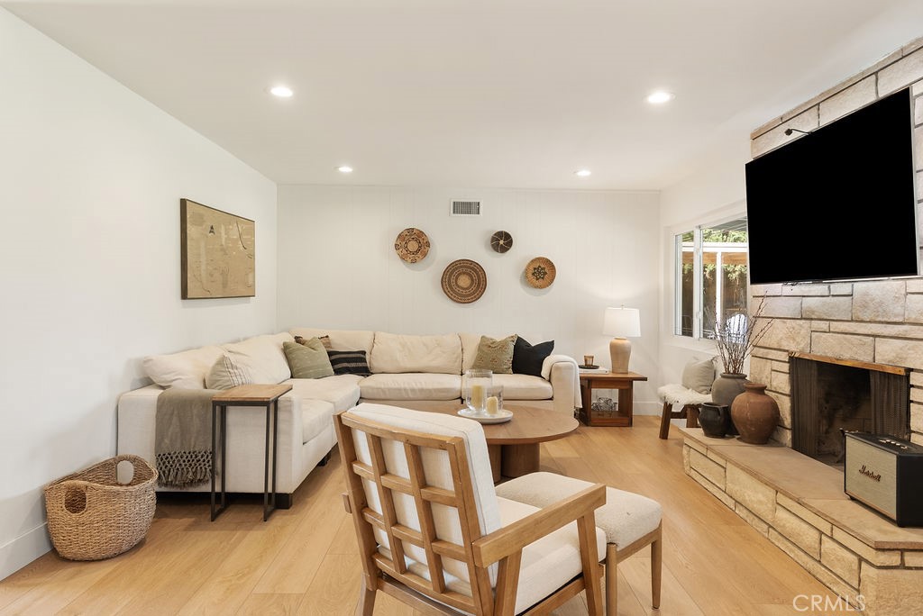 14012 Lambeth Way Tustin, CA 92780 - Photo 17 of 36