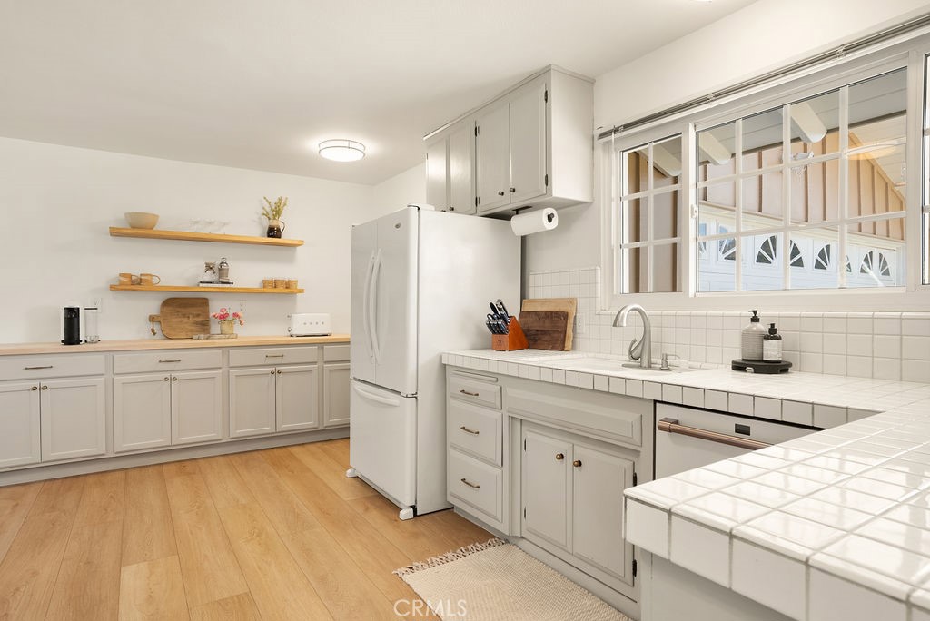 14012 Lambeth Way Tustin, CA 92780 - Photo 7 of 36