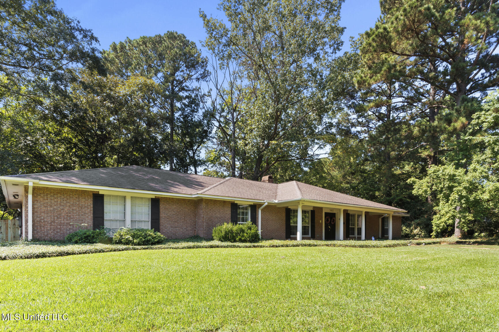 5485 River Thames Road Jackson, MS 39211 - Photo 2 of 29 2