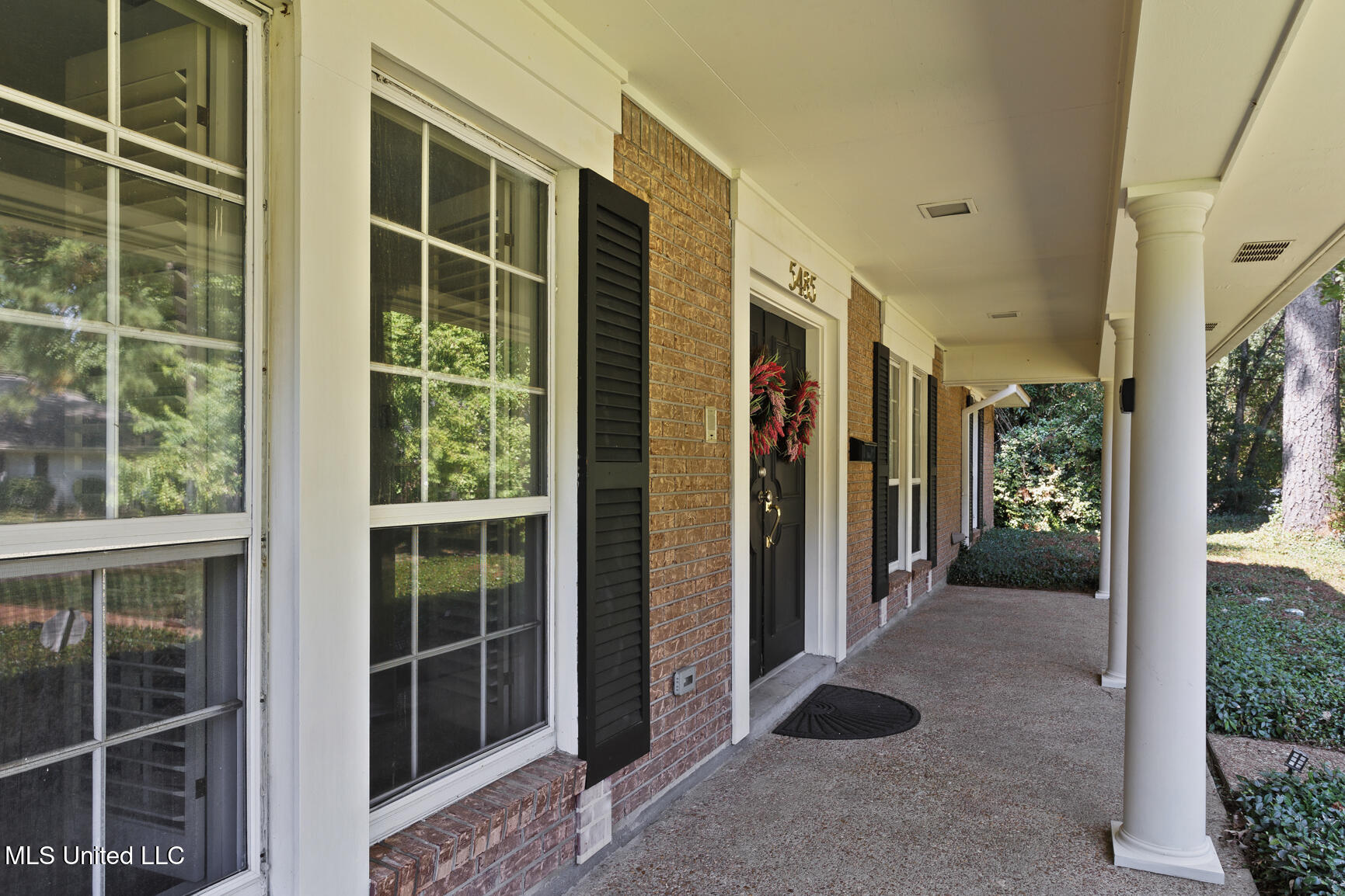 5485 River Thames Road Jackson, MS 39211 - Photo 3 of 29 3