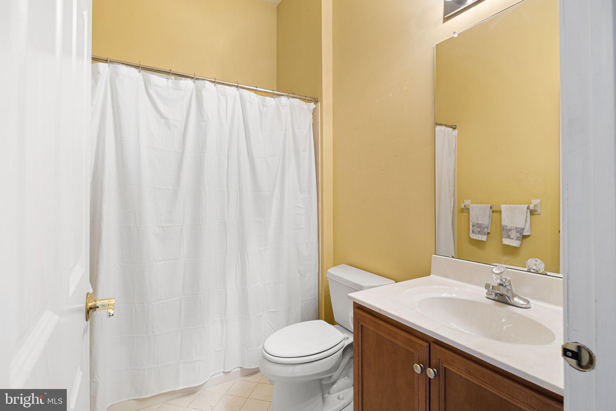 35 Cassin Hill Road Garnet Valley, PA 19060 - Photo 22 of 31 2nd bath