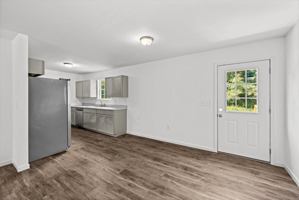 664 Southeast Eber Road Dalton, GA 30720 - Photo 11 of 40 Gallery Image 11