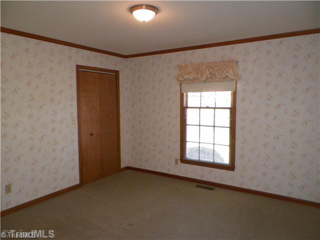 595 Ridgeway Lane Lexington, NC 27295 - Photo 11 of 16 2nd Bedroom.