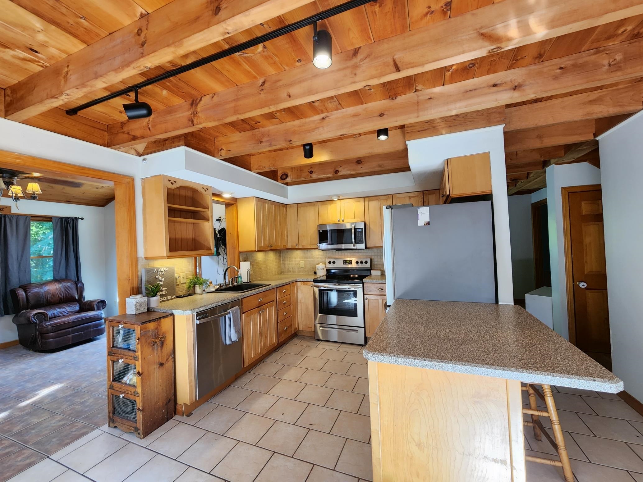 236 Garland Road Barnstead, NH 03218 - Photo 3 of 25