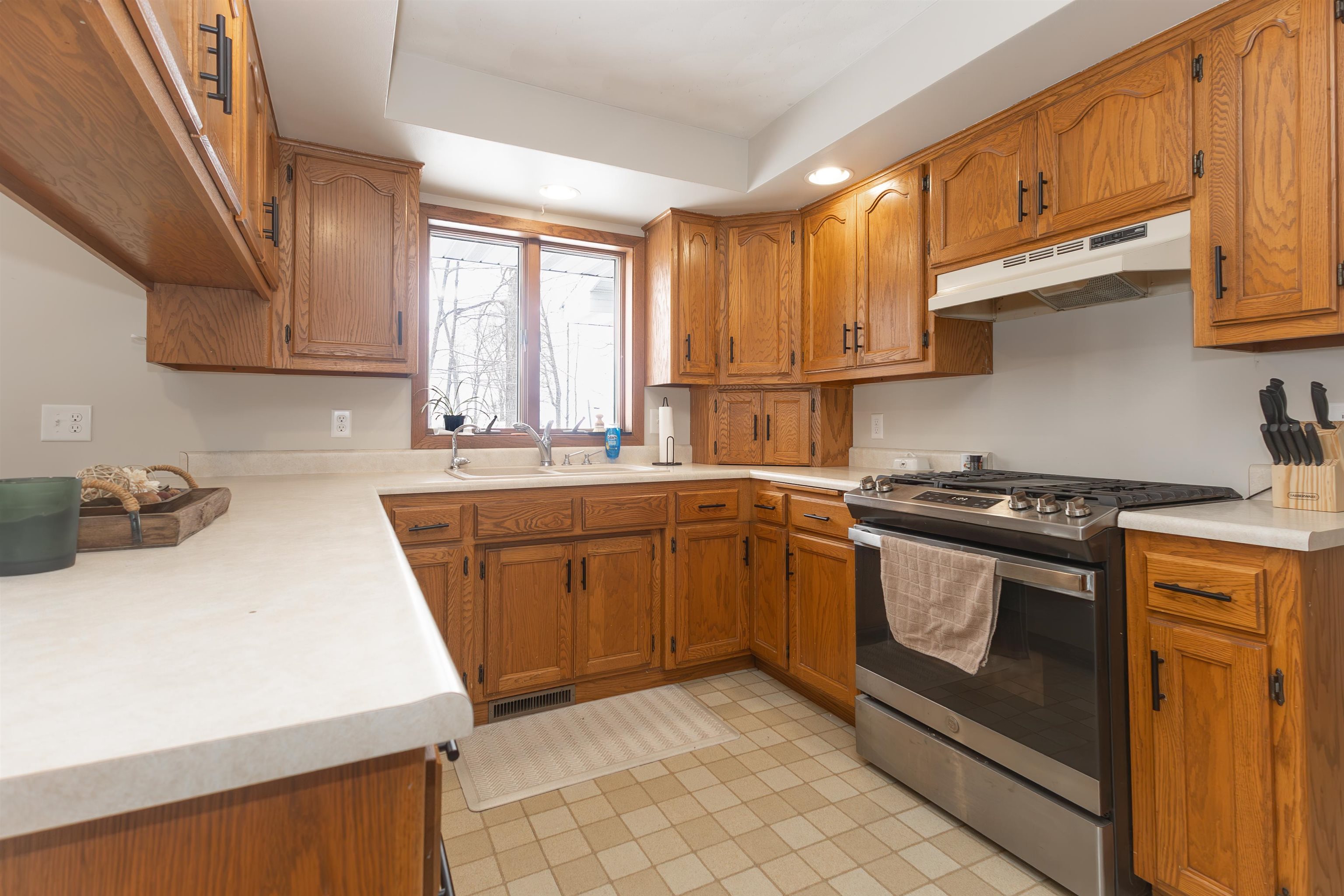 7186 Clarks Point Road Winneconne, WI 54986 - Photo 6 of 44