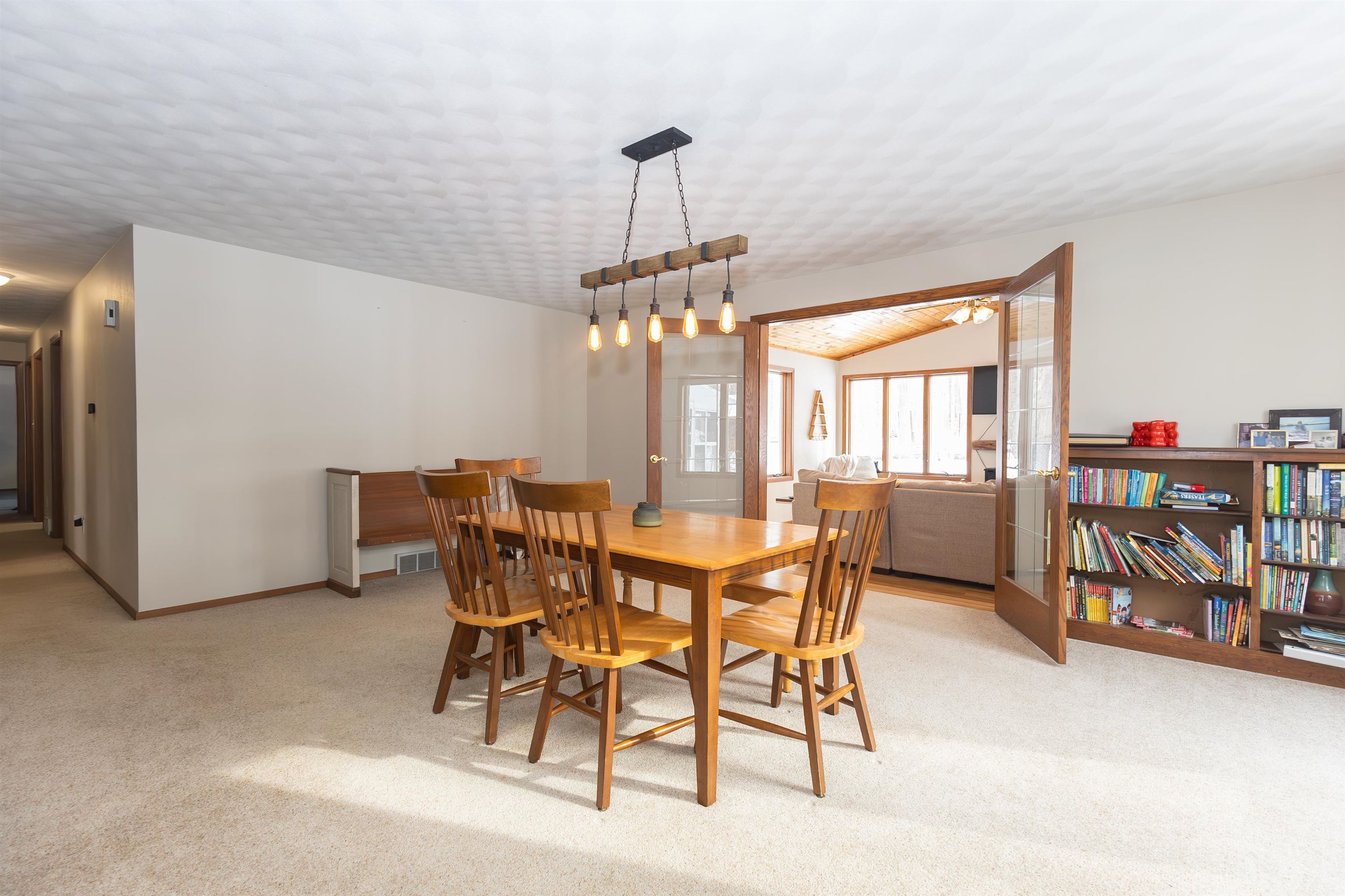 7186 Clarks Point Road Winneconne, WI 54986 - Photo 9 of 44