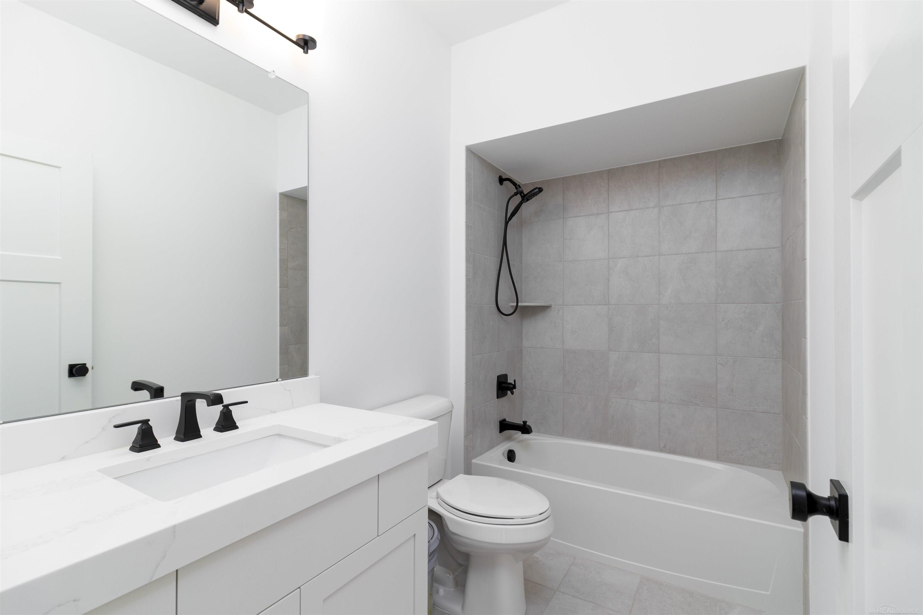 7583 Brunswick Washington, MI 48095 - Photo 26 of 31 Hall Bath