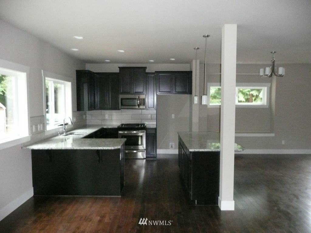 19519 Bartlett Road Bothell, WA 98012 - Photo 3 of 7