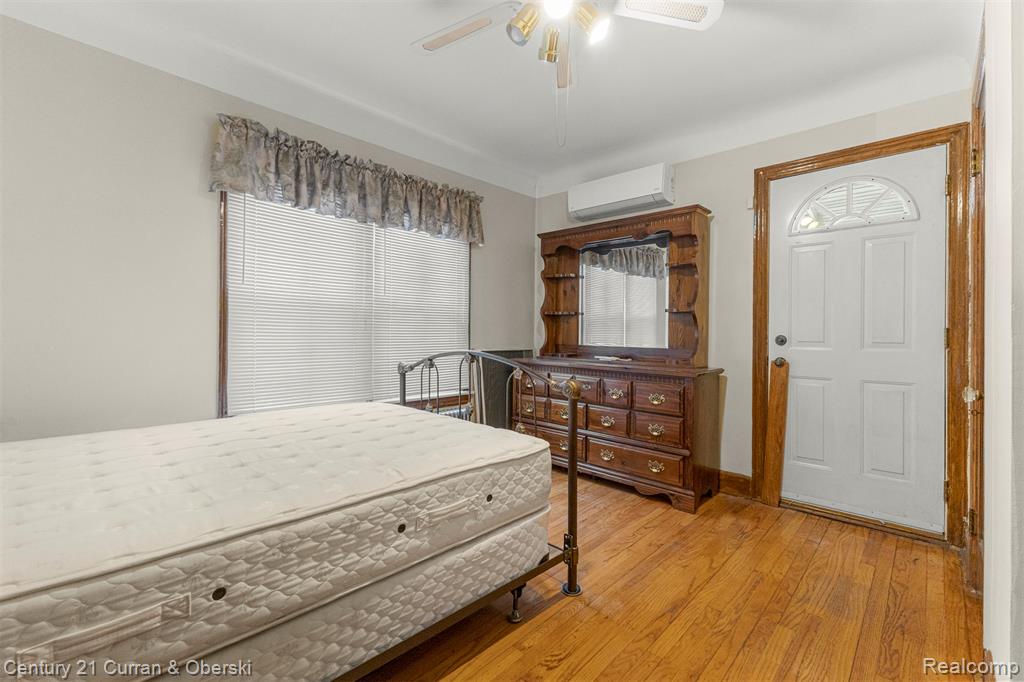 4875 Maple Street Dearborn, MI 48126 - Photo 16 of 36 Gallery Image 16