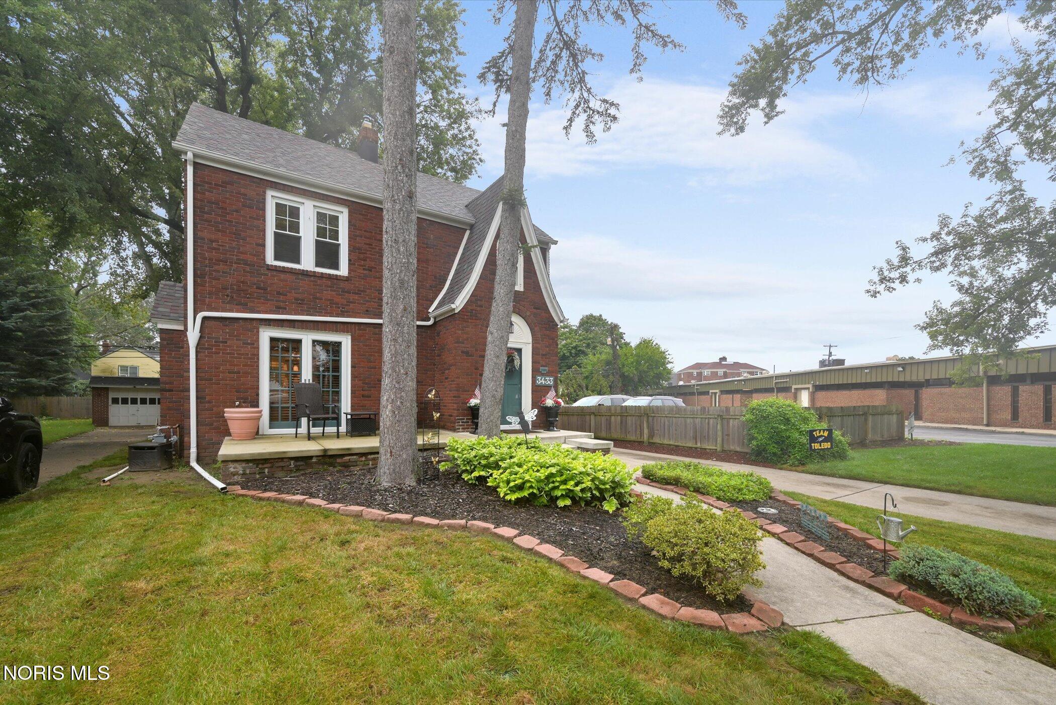 3433 Aldringham Road Toledo, OH 43606 - Photo 2 of 33 Gallery Image 2