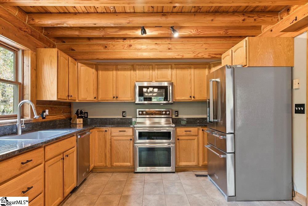 475 Cole Road Campobello, SC 29322 - Photo 13 of 48