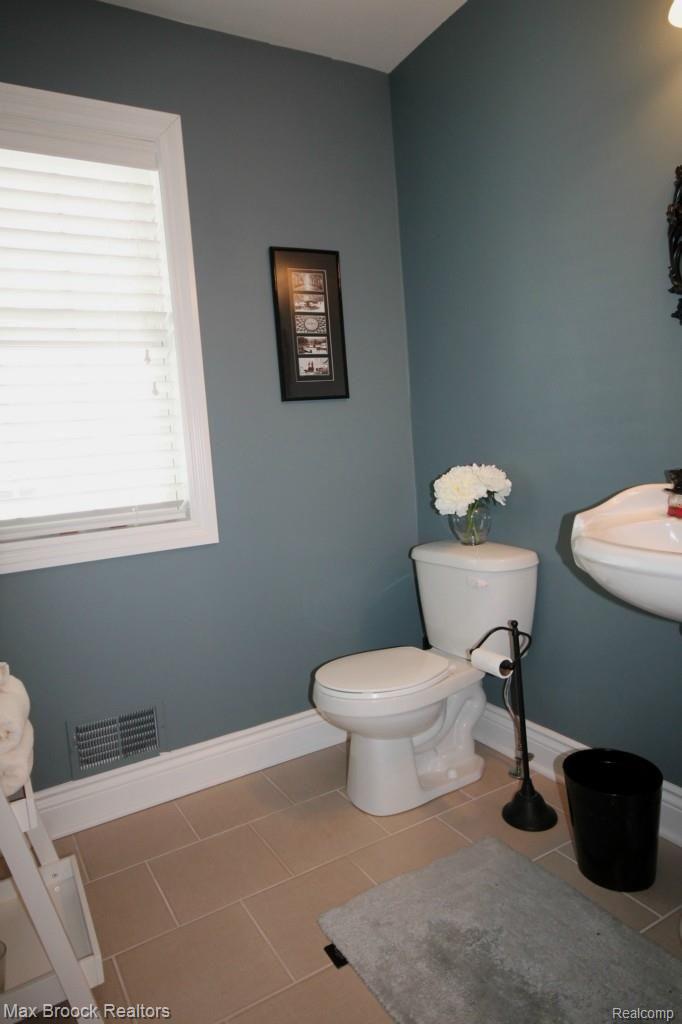 2740 Columbia Road Berkley, MI 48072 - Photo 21 of 27 IMG_7222.jpg