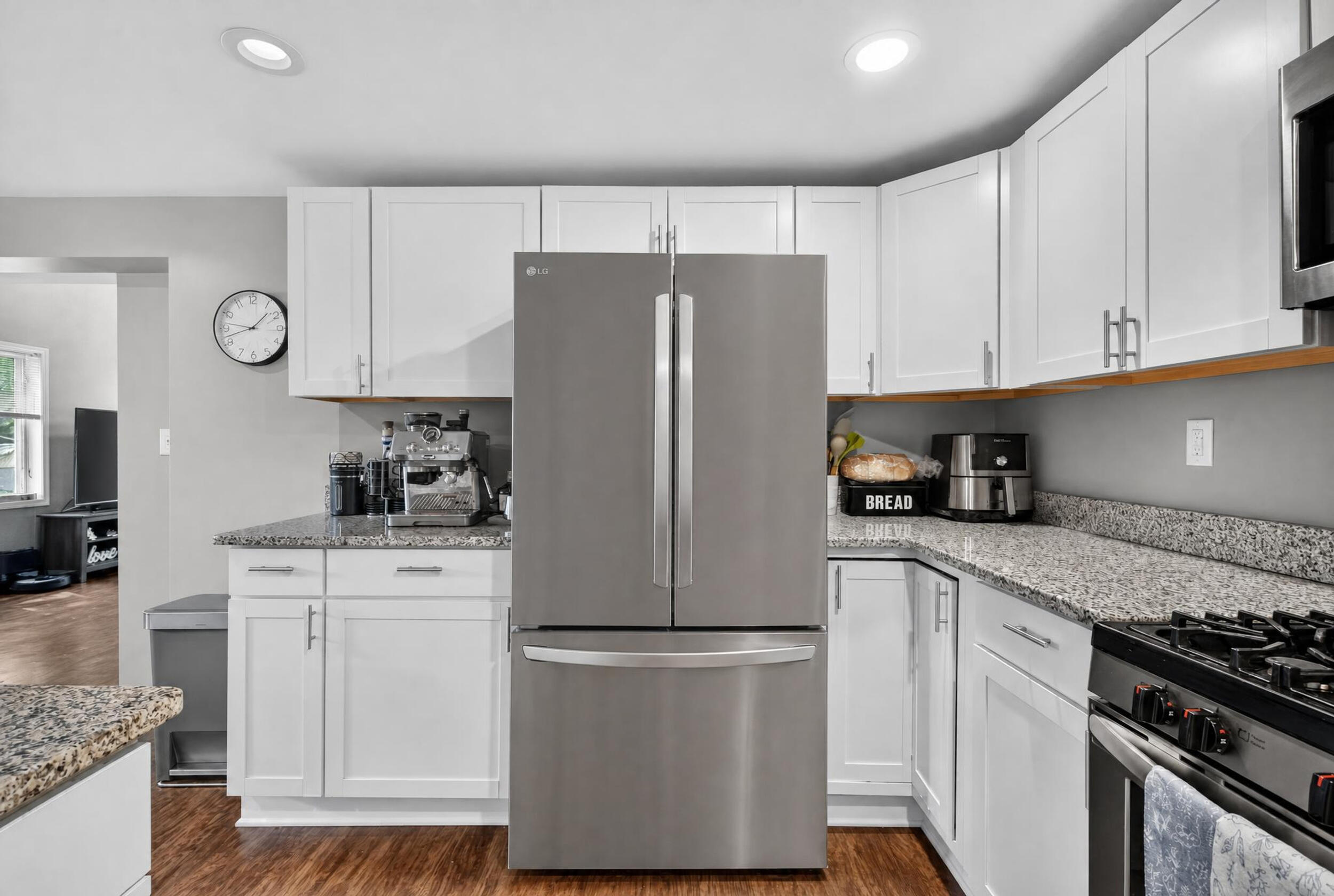 1113 Napoleon Road Jackson, MI 49201 - Photo 11 of 50 17_1113 napoleon rd jackson mi - 00015