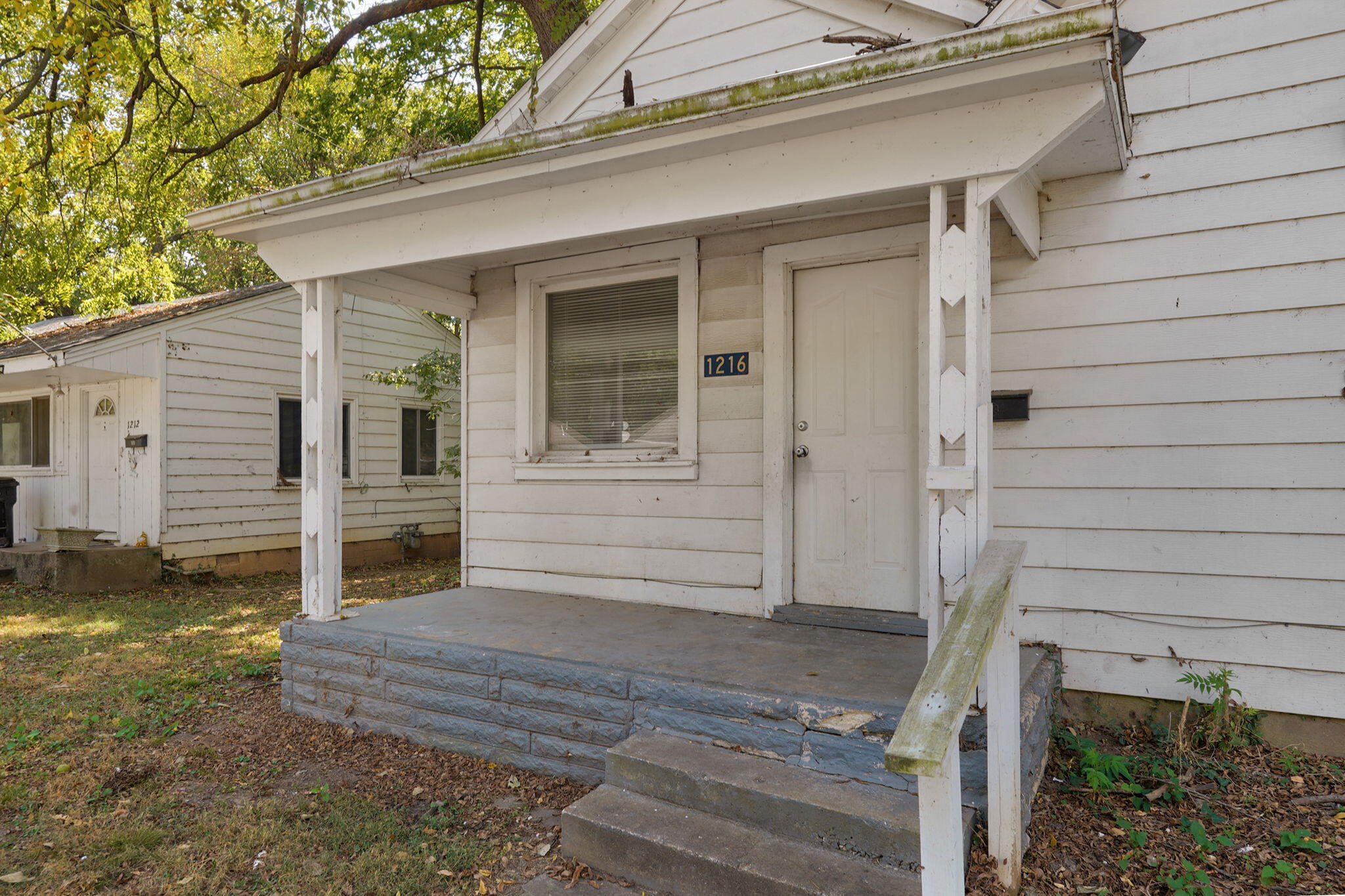 1216 W Harrison St-4