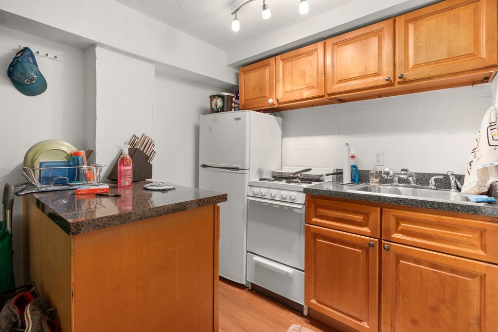 169 St Botolph Street Boston, MA 02115 - Photo 18 of 42