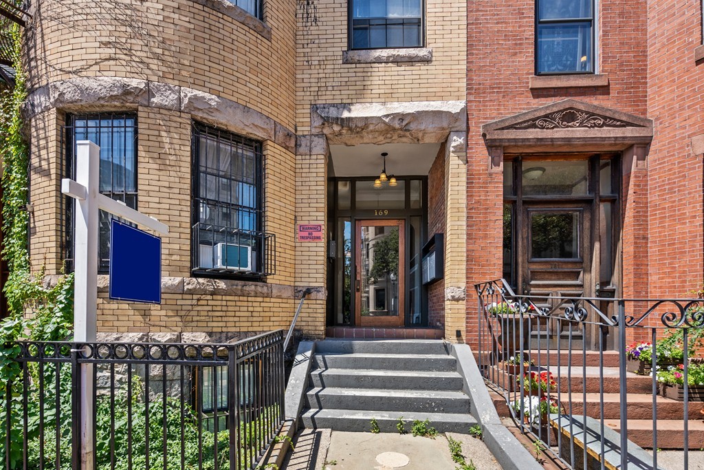 169 St Botolph Street Boston, MA 02115 - Photo 3 of 42