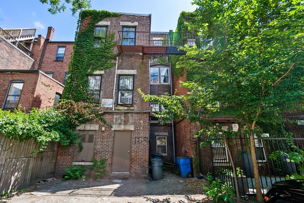 169 St Botolph Street Boston, MA 02115 - Photo 4 of 42