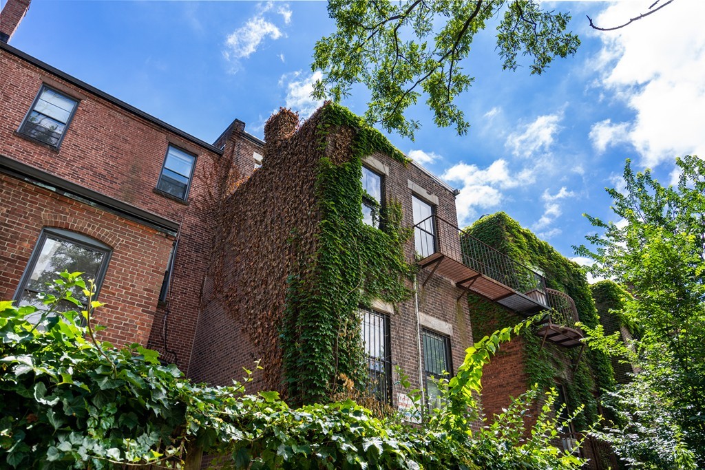 169 St Botolph Street Boston, MA 02115 - Photo 5 of 42