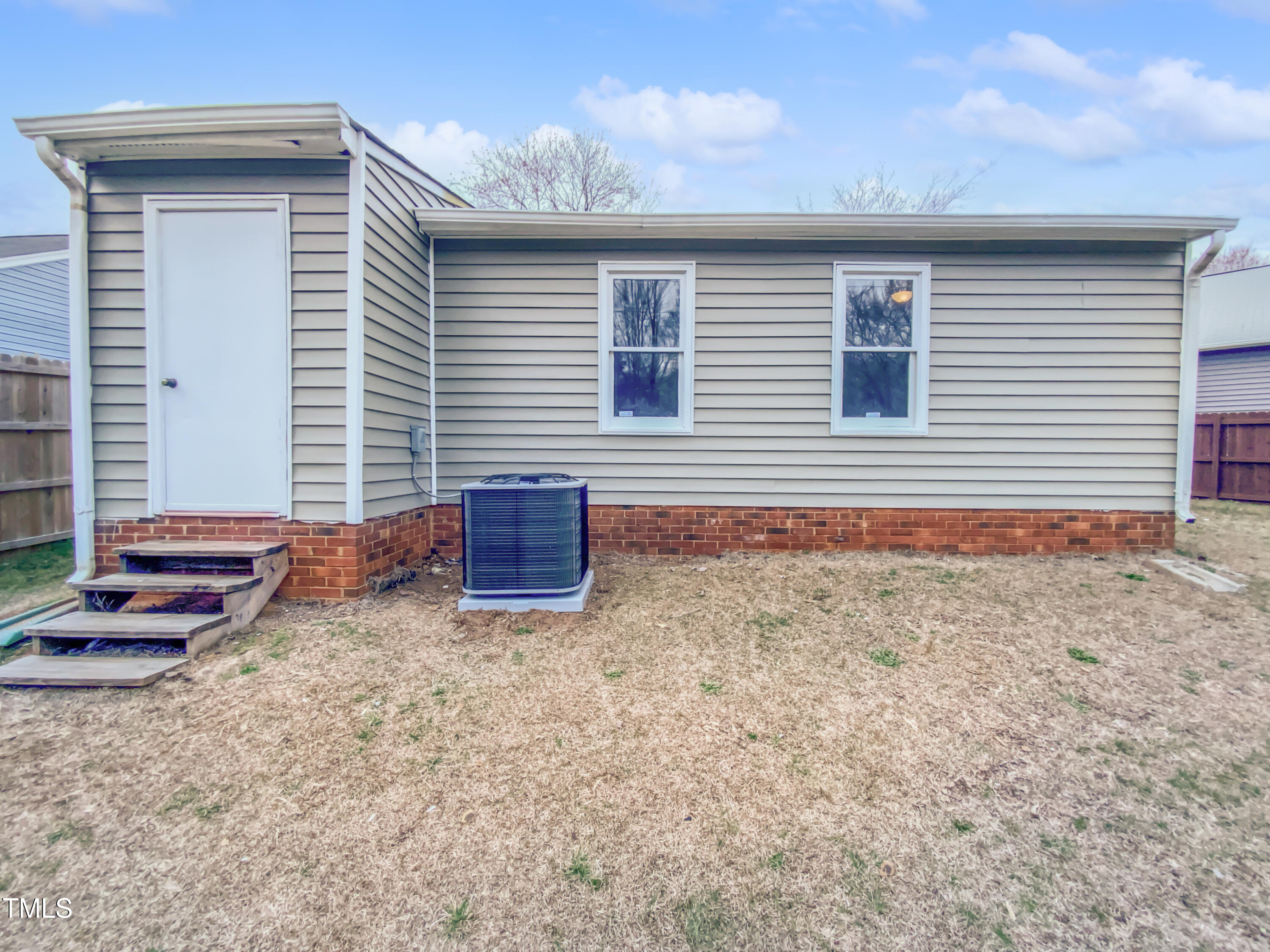 409 Starrett Court Raleigh, NC 27603 - Photo 8 of 21 listing_19
