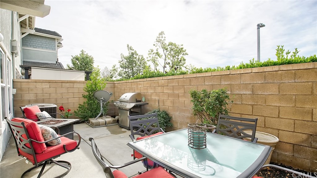 7331 Shelby Place, Unit 23 Rancho Cucamonga, CA 91739 - Photo 25 of 48 a outdoor living space with furniture