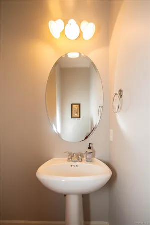 $479,000 | 303 Bridgeview Drive, Poughkeepsie, NY 12601