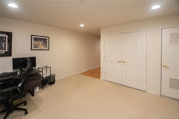 $479,000 | 303 Bridgeview Drive, Poughkeepsie, NY 12601