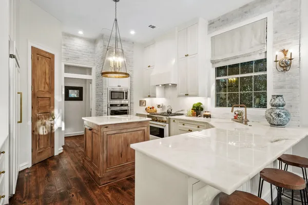 $1,395,000 | 2207 Longmire Road, Conroe, TX 77304