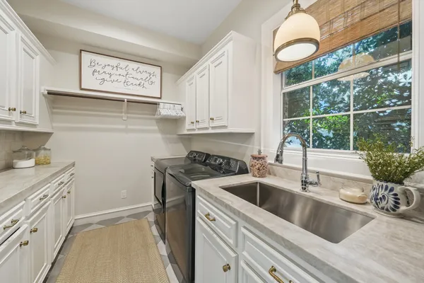 $1,395,000 | 2207 Longmire Road, Conroe, TX 77304