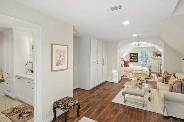 $1,395,000 | 2207 Longmire Road, Conroe, TX 77304