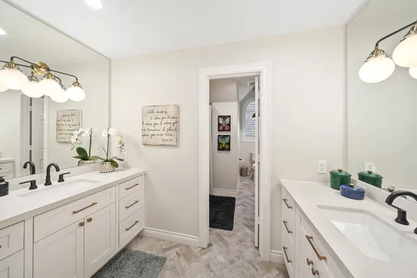 $1,395,000 | 2207 Longmire Road, Conroe, TX 77304