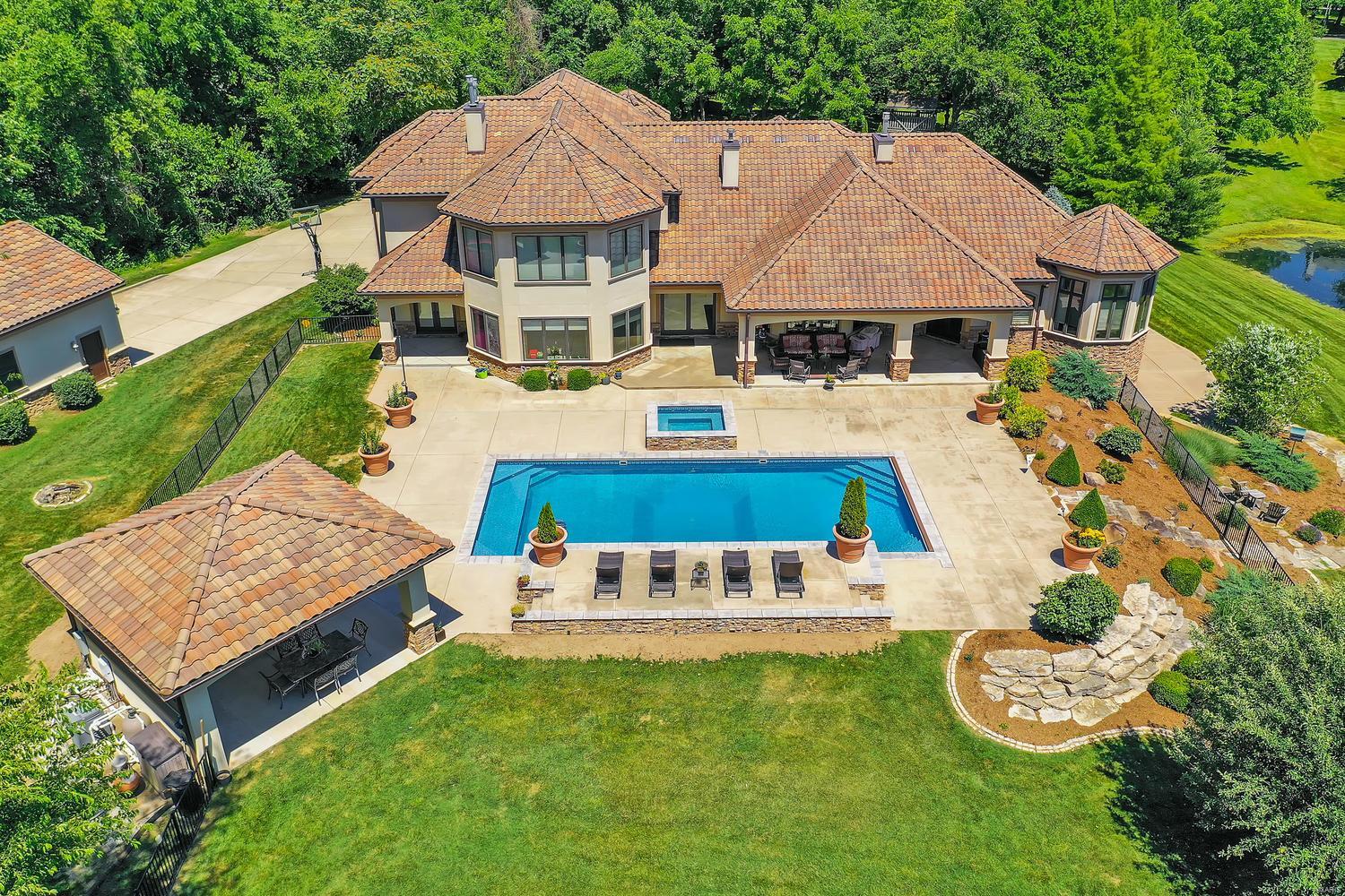 719 Schwarz Road Edwardsville, IL 62025 - Photo 3 of 67 Gallery Image 3
