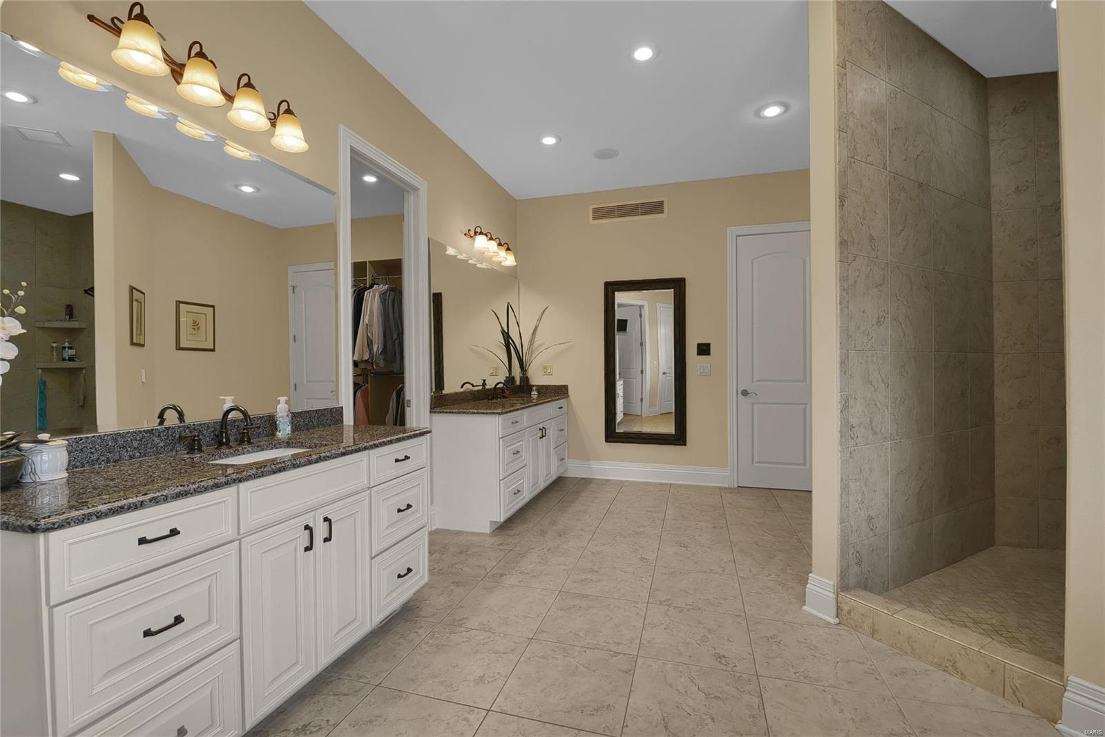 719 Schwarz Road Edwardsville, IL 62025 - Photo 24 of 67 Gallery Image 24