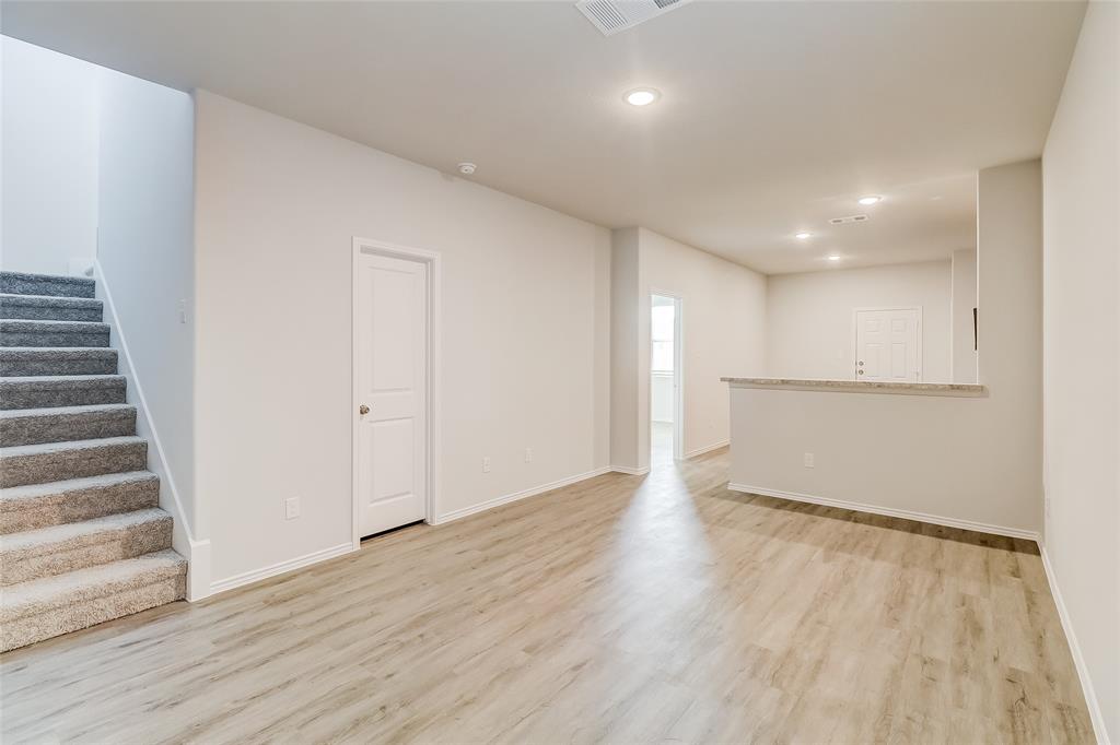 3702 Ruth Drive Ennis, TX 75119 - Photo 7 of 16 Gallery Image 7